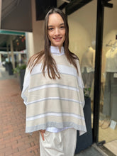 Laden Sie das Bild in den Galerie-Viewer, Peserico Damen Poncho-Pullover mit Streifen
