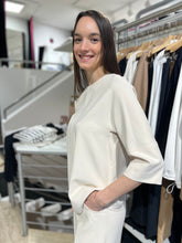 Laden Sie das Bild in den Galerie-Viewer, Black Label Damen Shirt in Creme
