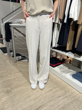 Laden Sie das Bild in den Galerie-Viewer, Cambio Damen Hose &quot;Amelie&quot; in Creme
