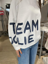 Laden Sie das Bild in den Galerie-Viewer, Margittes Damen Sweater mit Schriftzug in Creme
