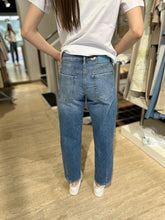 Laden Sie das Bild in den Galerie-Viewer, Cambio Damen Jeans &quot;Elin&quot; in Blau
