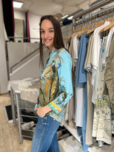 Laden Sie das Bild in den Galerie-Viewer, Angoor Damen Bluse &quot;Dunja&quot; mit Druck in Blau
